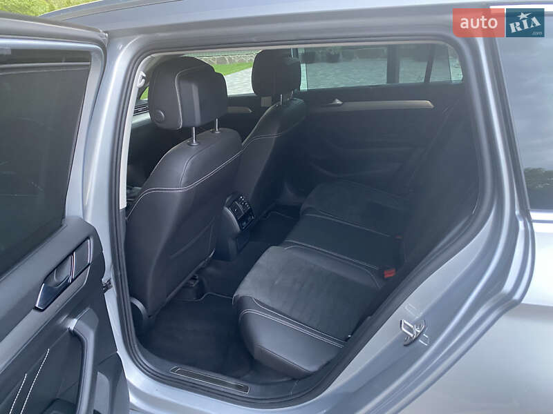 Универсал Volkswagen Passat 2021 в Киеве