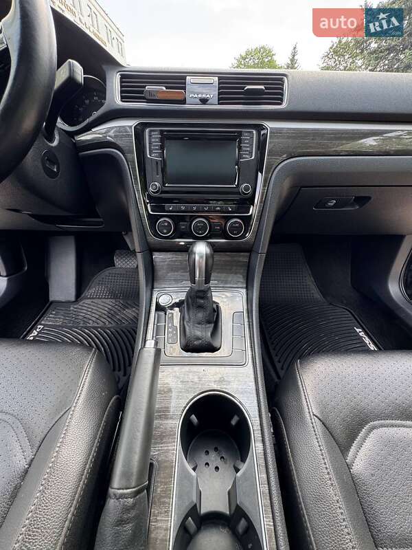 Седан Volkswagen Passat 2018 в Сумах