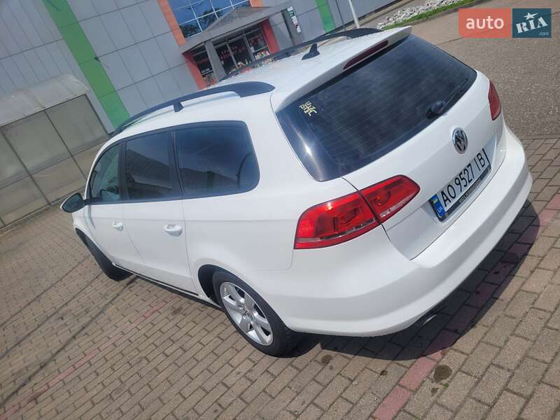 Універсал Volkswagen Passat 2013 в Виноградові