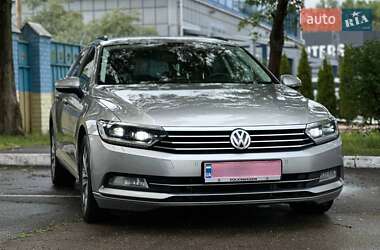 Универсал Volkswagen Passat 2016 в Киеве