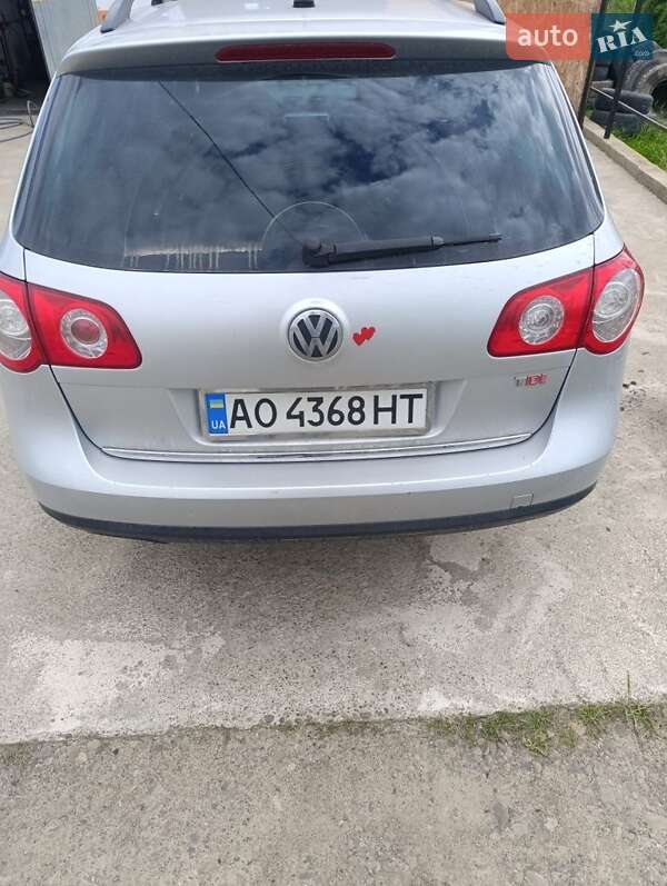 Универсал Volkswagen Passat 2005 в Тячеве