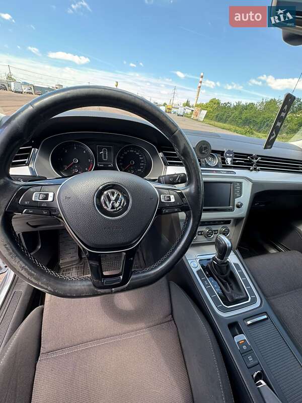 Универсал Volkswagen Passat 2014 в Ужгороде