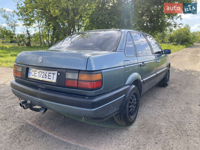 Седан Volkswagen Passat 1988 в Стрию