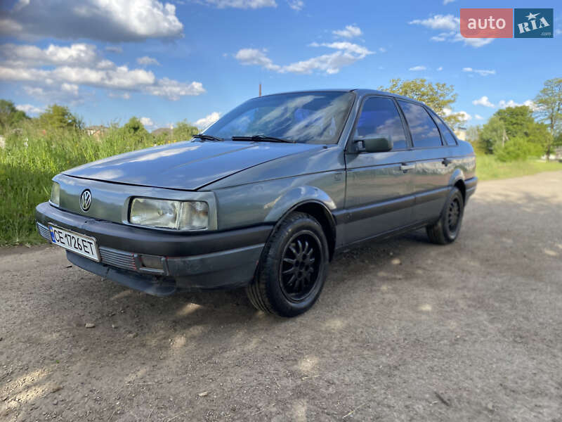 Седан Volkswagen Passat 1988 в Стрию