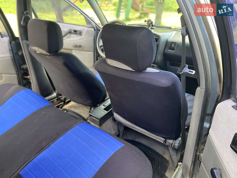 Седан Volkswagen Passat 1988 в Стрию