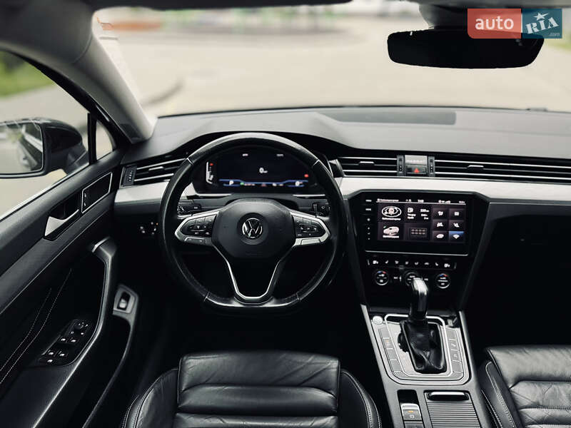 Універсал Volkswagen Passat 2019 в Львові