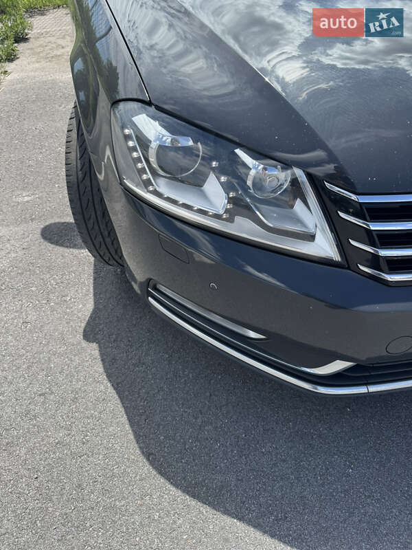 Універсал Volkswagen Passat 2014 в Житомирі