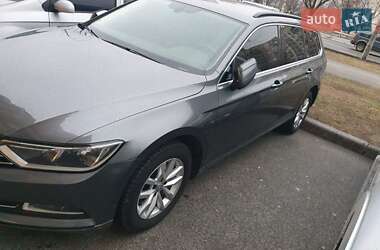 Универсал Volkswagen Passat 2017 в Киеве