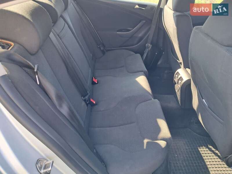 Седан Volkswagen Passat 2007 в Киеве