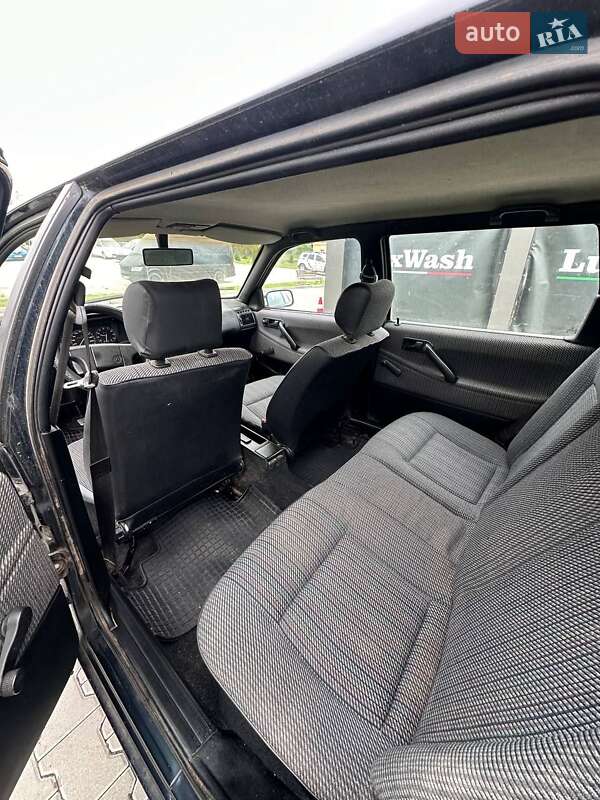 Універсал Volkswagen Passat 1992 в Шумську