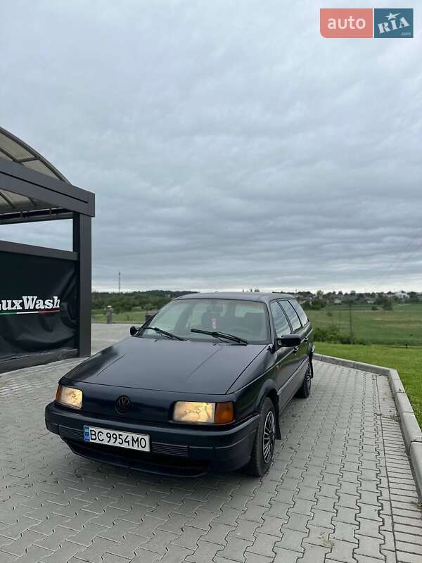 Універсал Volkswagen Passat 1992 в Шумську