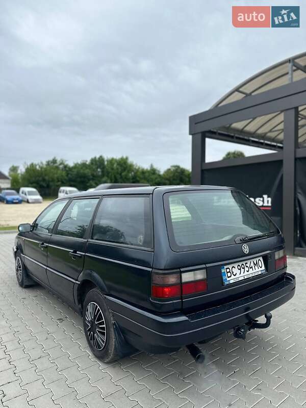 Універсал Volkswagen Passat 1992 в Шумську