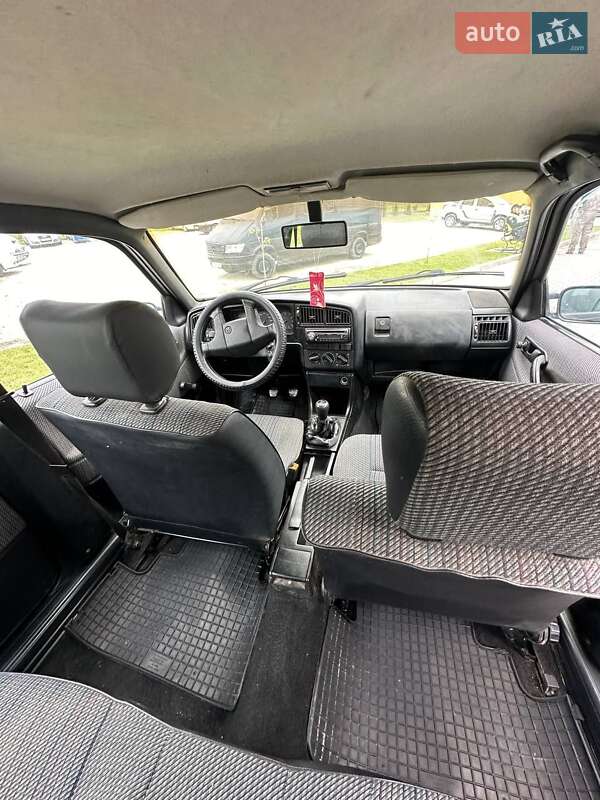 Універсал Volkswagen Passat 1992 в Шумську