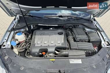 Універсал Volkswagen Passat 2013 в 