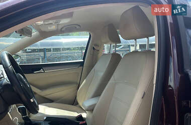 Седан Volkswagen Passat 2013 в 