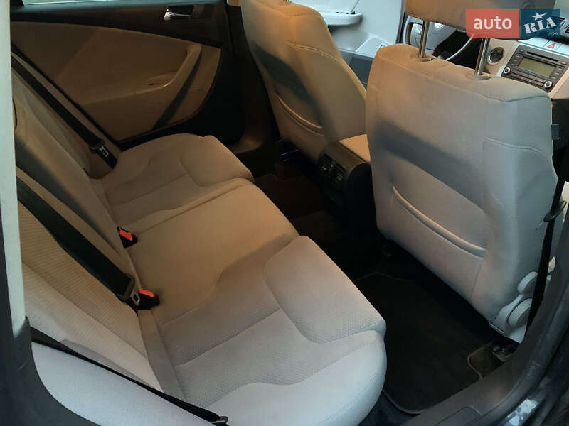 Универсал Volkswagen Passat 2006 в Луцке