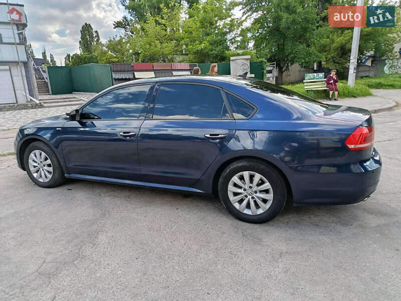 Седан Volkswagen Passat 2014 в Кропивницькому