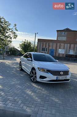 Седан Volkswagen Passat 2021 в Кропивницком