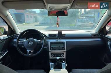 Універсал Volkswagen Passat 2010 в 