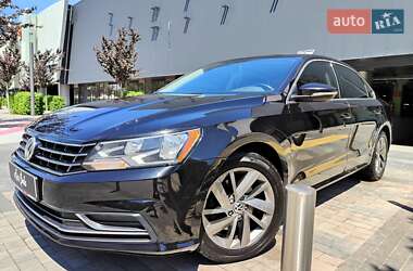 Седан Volkswagen Passat 2017 в Києві