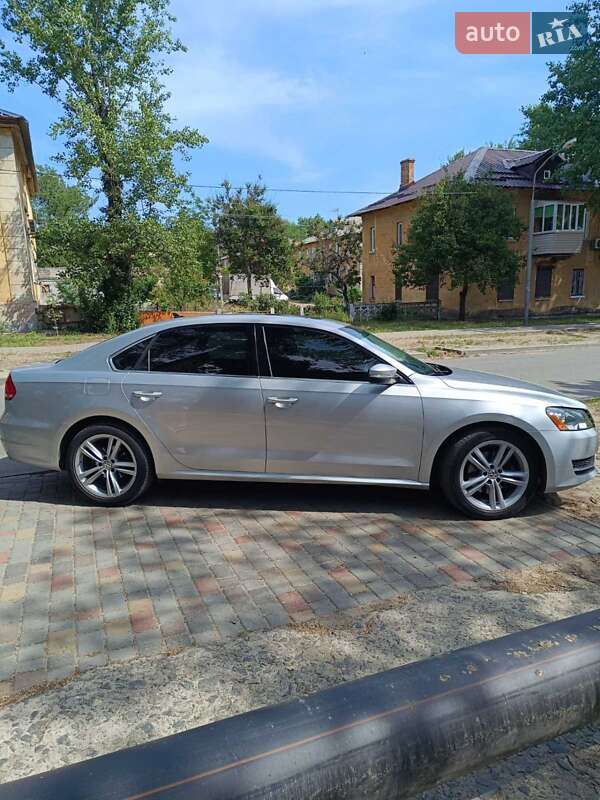 Седан Volkswagen Passat 2014 в Днепре