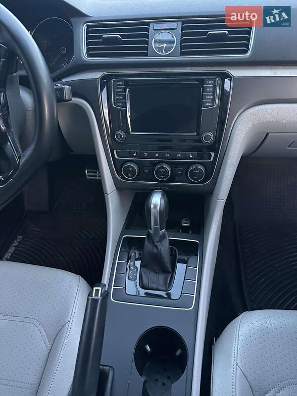 Седан Volkswagen Passat 2016 в Миколаєві