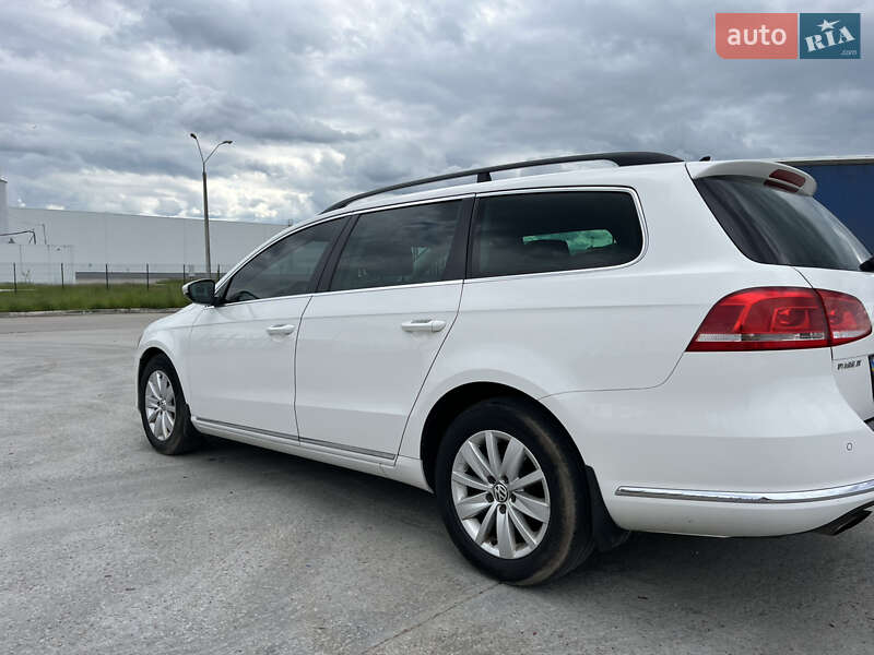 Універсал Volkswagen Passat 2012 в Коростені