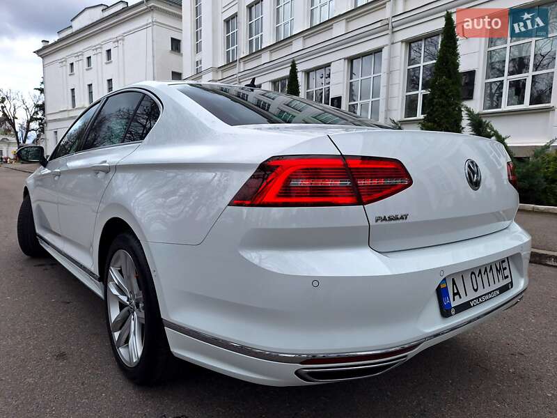 Седан Volkswagen Passat 2017 в Киеве