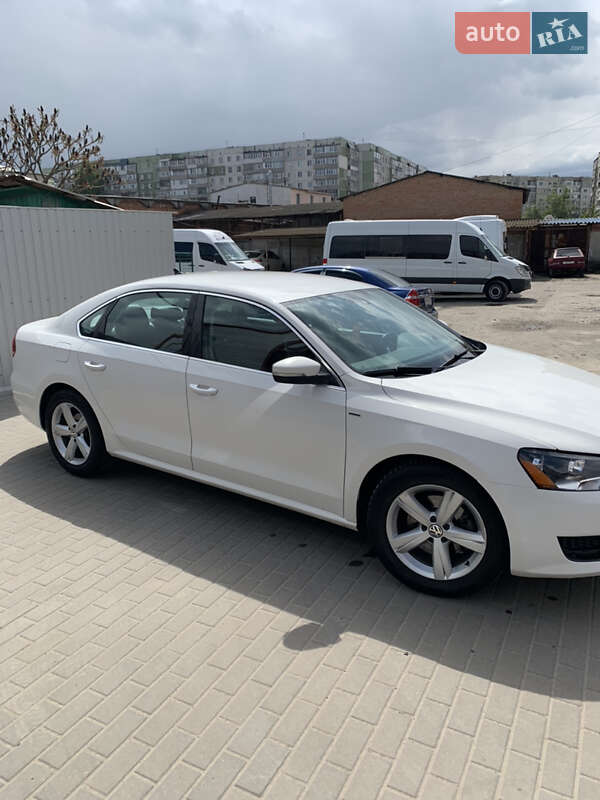 Седан Volkswagen Passat 2013 в 