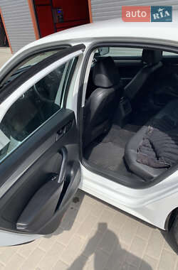 Седан Volkswagen Passat 2013 в 