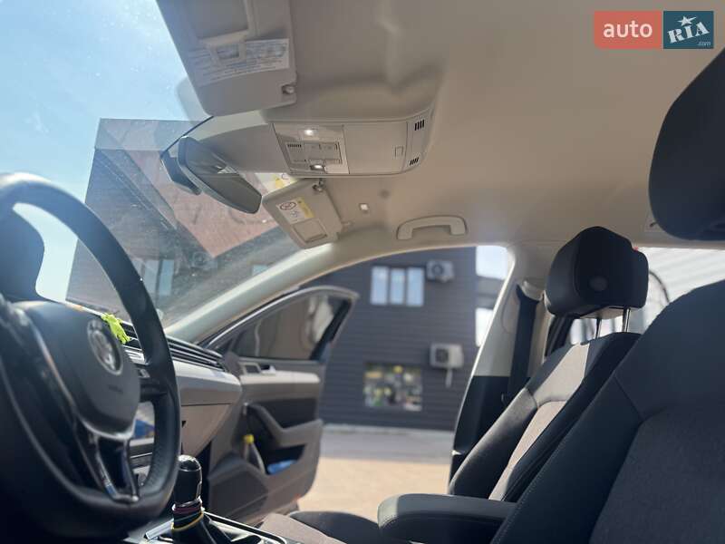 Универсал Volkswagen Passat 2017 в Снятине