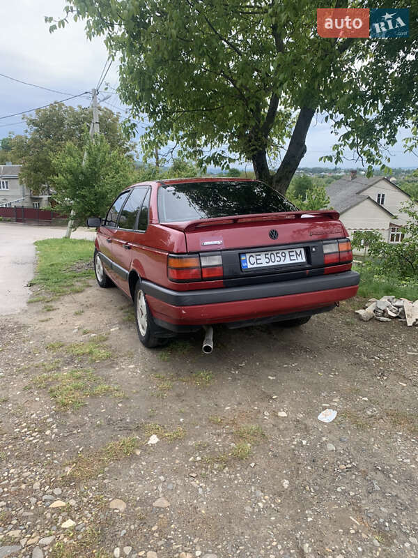 Седан Volkswagen Passat 1992 в Черновцах