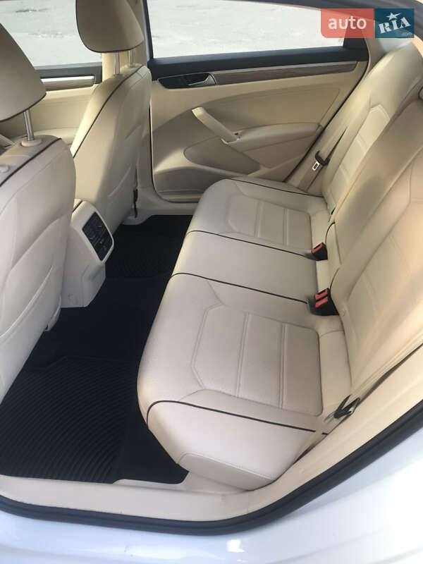 Седан Volkswagen Passat 2016 в Одессе