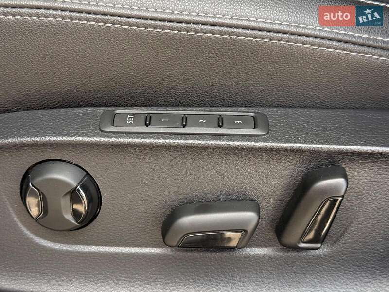 Седан Volkswagen Passat 2020 в Львове