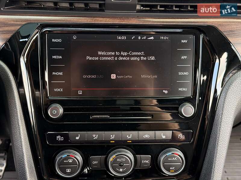 Седан Volkswagen Passat 2020 в Львове