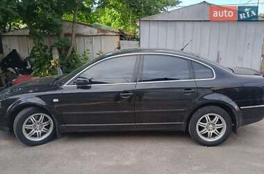 Седан Volkswagen Passat 2003 в Киеве