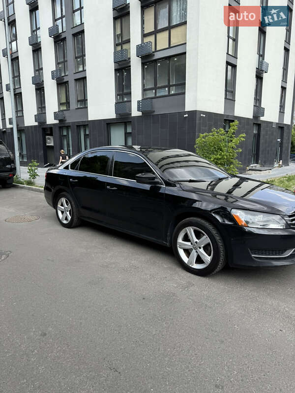 Седан Volkswagen Passat 2013 в Киеве