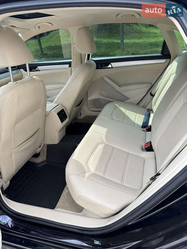 Седан Volkswagen Passat 2013 в Киеве