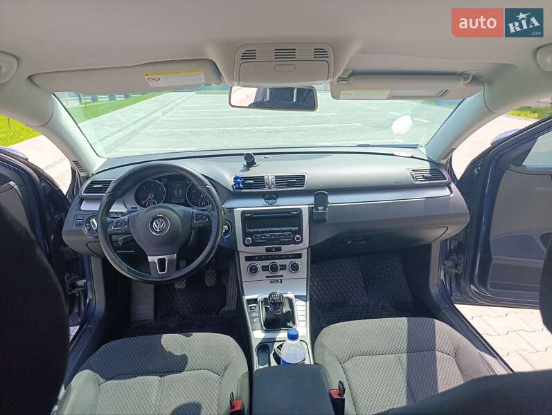 Універсал Volkswagen Passat 2012 в Львові