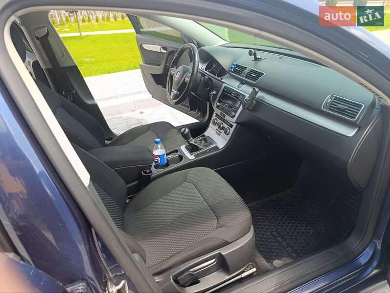Універсал Volkswagen Passat 2012 в Львові