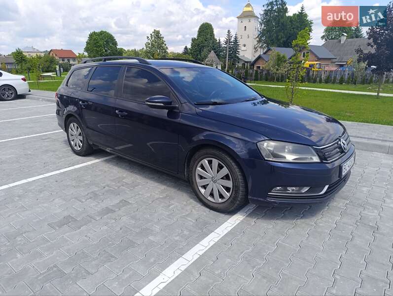Універсал Volkswagen Passat 2012 в Львові