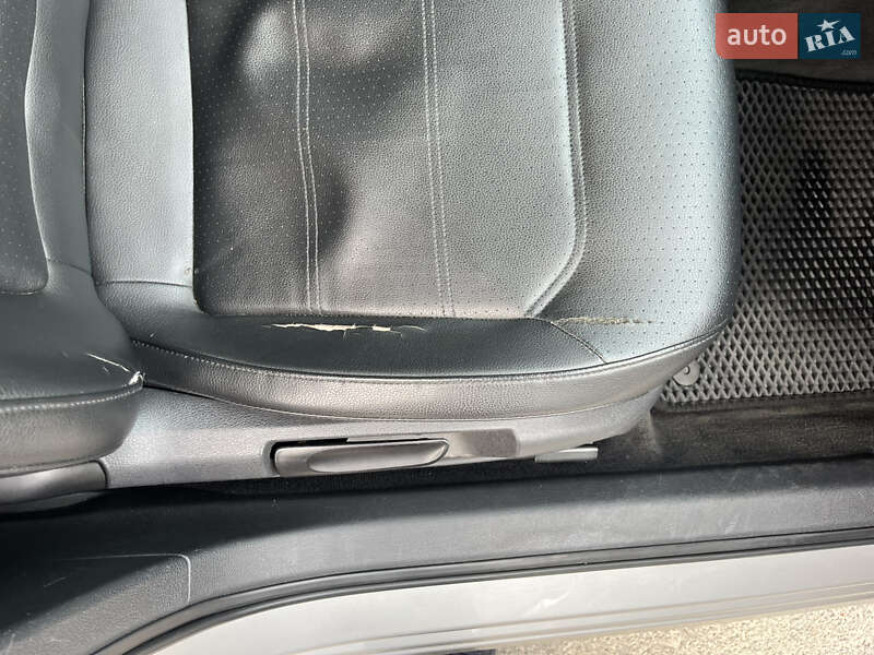 Седан Volkswagen Passat 2012 в Киеве