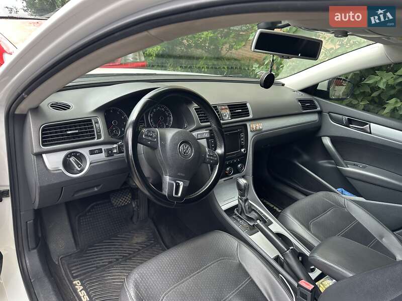 Седан Volkswagen Passat 2012 в Одессе