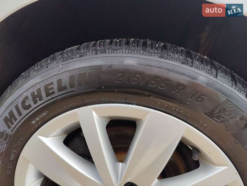 Универсал Volkswagen Passat 2014 в Киеве