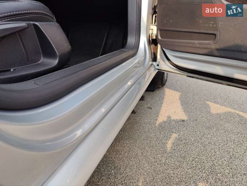 Универсал Volkswagen Passat 2014 в Киеве