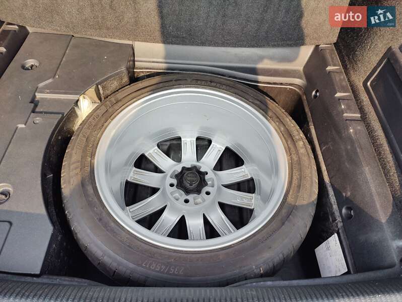 Универсал Volkswagen Passat 2014 в Киеве