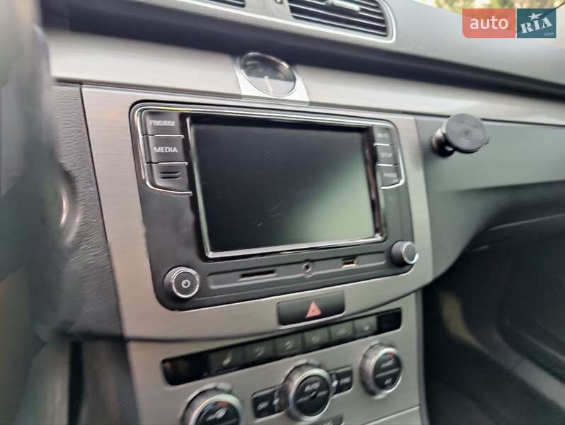 Универсал Volkswagen Passat 2014 в Киеве