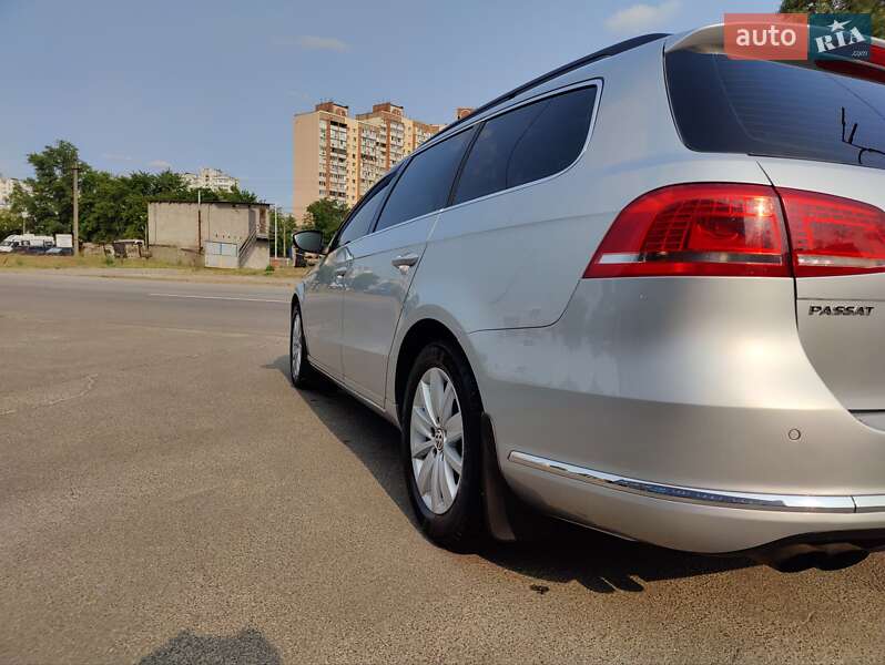 Универсал Volkswagen Passat 2014 в Киеве