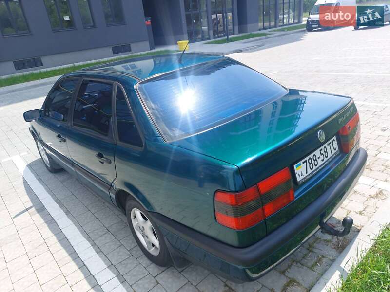 Седан Volkswagen Passat 1996 в Львові