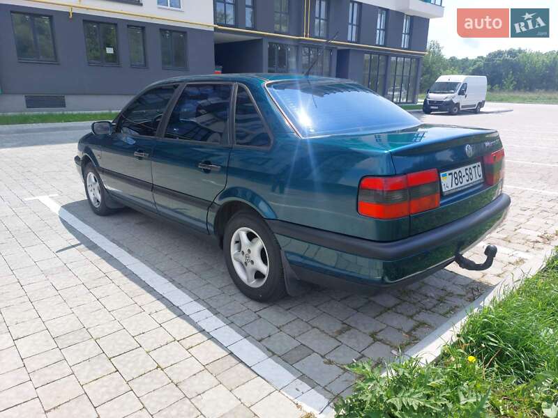 Седан Volkswagen Passat 1996 в Львові